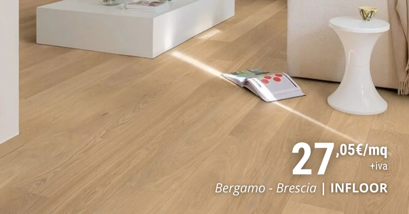 Soggiorno accogliente con parquet Haro rovere chiaro, poltrone rattan e lanterne, prezzo 47,10€/mq Garden House Palermo